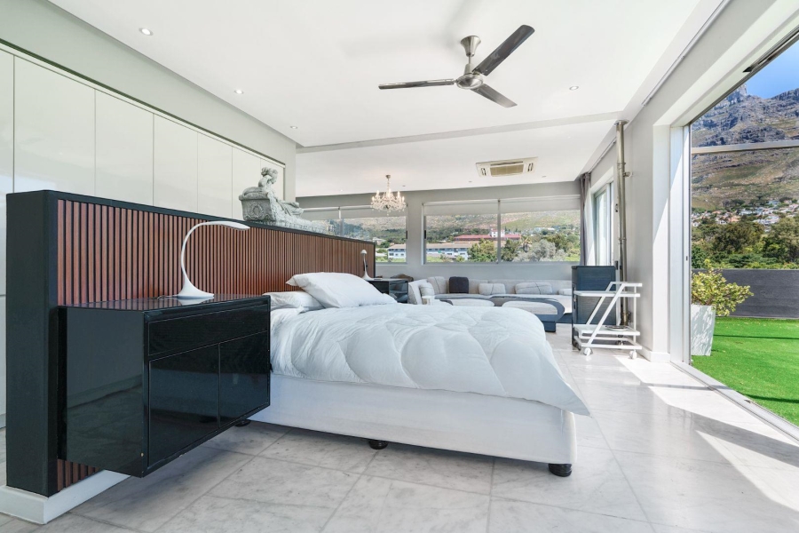 3 Bedroom Property for Sale in Oranjezicht Western Cape